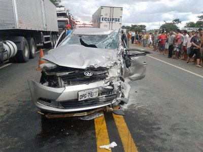acidente-carro-ubaporanga