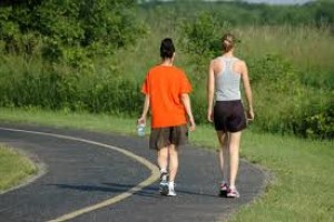 Vida e Saúde: caminhada pode diminuir o risco de AVC em homens, diz estudo