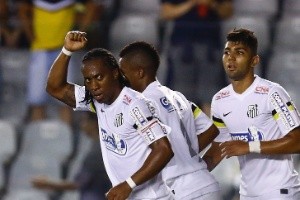 Nacional: com nova polêmica, Vasco avança na Copa BR. Santos vence