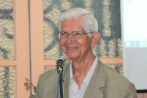 Cultura: padre Júlio apresenta a vida de Monsenhor Gonzalez na Academia de Letras de Manhuaçu