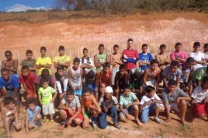 Manhuaçu: desportistas criam escolinha de futebol em Santo Amaro