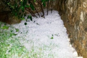Região: Chuva de granizo e vento forte em Alto Caparaó, Espera Feliz e Carangola