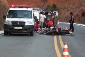 Caratinga: Acidente com motocicletas deixa dois feridos na rodovia 474