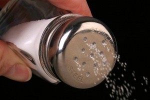 Vida e Saúde: Sal em excesso faz mal… comer sem sal também traz problemas