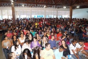Matipó: Univértix recebe 1500 alunos para IV Amostra de Profissões. Jovem de Orizânia ganhou bolsa integral
