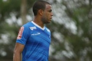 Cruzeiro: Mayke sofre contratura muscular. Riascos lesiona a coxa