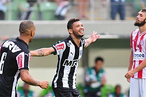 Mineiro: Atlético goleia no Villa Nova