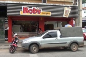 Caratinga: Homem aplica golpe em rede de fast food. Parecido com golpe aplicado em Manhuaçu