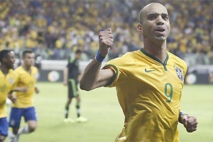 Seleção: Brasil vence na volta ao país: 2 a 0