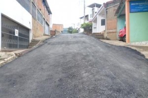Manhuaçu: Prefeitura asfalta ruas na Vilanova