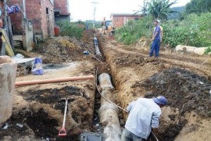Manhuaçu: Prefeitura constrói rede no Distrito de Vilanova