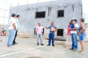 Manhuaçu: Creche de Vilanova abandonada recebe visita de vereadores
