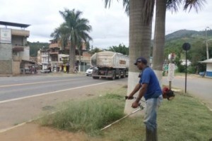 Manhuaçu: Limpeza da rodovia chega ao Bairro Ponte da Aldeia