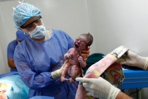 Vida e Saúde: Justiça determina que médico receba o triplo por parto normal em relação à cesariana