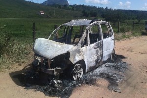Santa Margarida: Carro roubado é incendiado na zona rural
