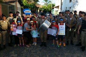 Manhuaçu: Banda de Música da PM participa de ação contra a Dengue
