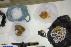 PM apreende grande quantidade de drogas em Simonésia. Dois presos
