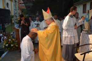 Padre André é ordenado em Alto Jequitibá. Veja as fotos