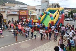 Manhuaçu: Rua de lazer atrai centenas de crianças