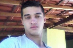 Jovem de Martins Soares morre em Guarapari