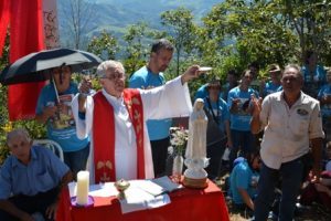 Padre Otaviano celebra missa no Cruzeiro da Bem Posta/Boa Vista