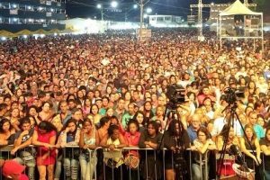 Cici Magalhães comemora sucesso da Feira da Paz de Manhuaçu