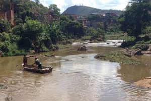 Concluída a limpeza do Rio Manhuaçu