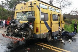 Santa Bárbara do Leste: Acidente envolve três veículos com duas vítimas fatais