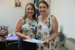Manhuaçu renova contrato com duas faculdades: Inscrições para bolsas em fevereiro