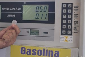 Põe 50 centavos: Protesto contra preço de combustíveis em Muriaé
