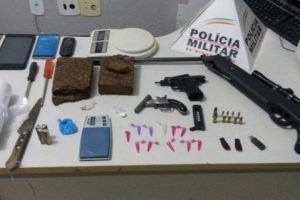 PM prende acusado de tráfico de drogas em Manhuaçu