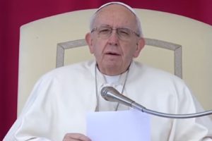 Papa fala sobre a Páscoa durante catequese