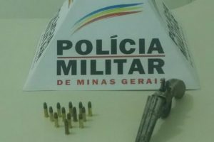 Santana do Manhuaçu: PM prende mulher que ameaçou filho com arma de fogo