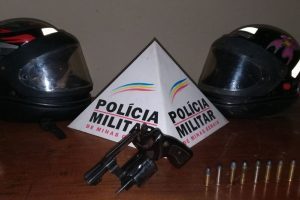 Manhuaçu: PM apreende arma de fogo e veículo clonado