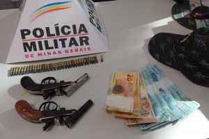 PM apreende menores armados em Manhuaçu: duas garruchas