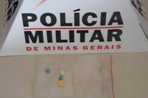Manhuaçu: Polícia Militar prende autora transportando comprimidos de ecstasy