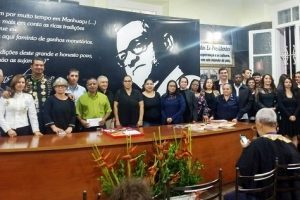 Manhuaçu: Artesões recebem carteiras nacionais