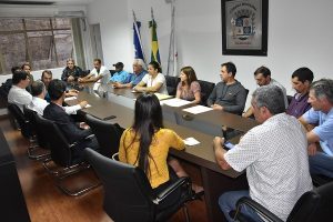 Vereadores de Manhuaçu recebem representantes do CMDRS em reunião