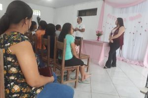 ESF de Santo Amaro de Minas realiza palestra sobre câncer de mama