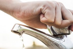 Rompimento de adutora: SAAE alerta para economia de água