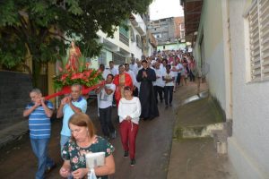 Veja fotos da festa de Santa Luzia em Manhuaçu
