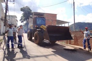 Prefeitura faz  operação tapa-buracos em Manhuaçu