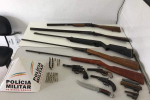 PM de Simonésia apreende oito armas e munições