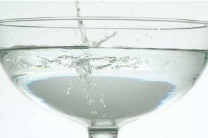 Tome mais água e evite a desidratação