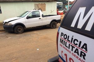 Manhuaçu: PM recupera veículo roubado em Palmeiras
