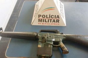 Manhuaçu: Simulacro de fuzil é apreendido no Santa Terezinha