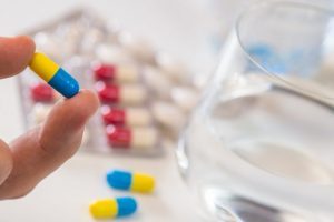 Ministério da Saúde suspende parcerias para produção de medicamentos