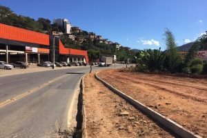 Mais calçadas: Avenida Tancredo Neves mais segura para pedestres