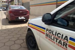 Região de Manhuaçu: PM apreende arma e veículo clonado