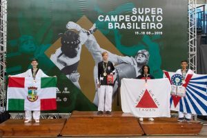 Atleta de Manhuaçu é bronze no Super Campeonato Brasileiro de Taekwondo